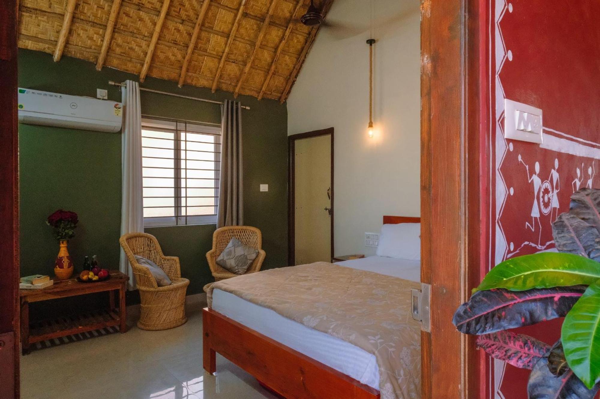 The Hideout Cottage And Restaurant Hampi Exterior photo